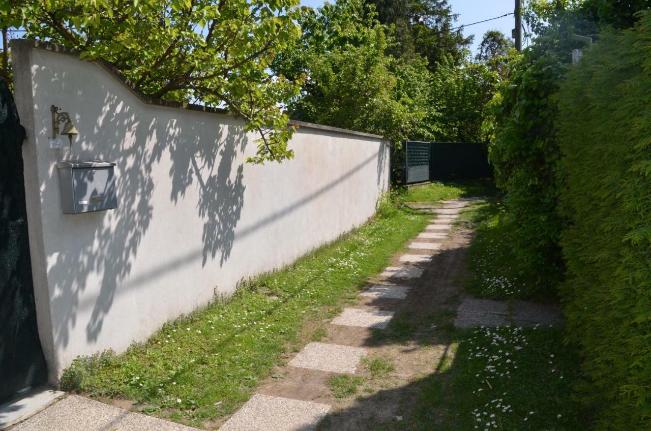House At Lake "Alte Donau" In Vienna Esterno foto